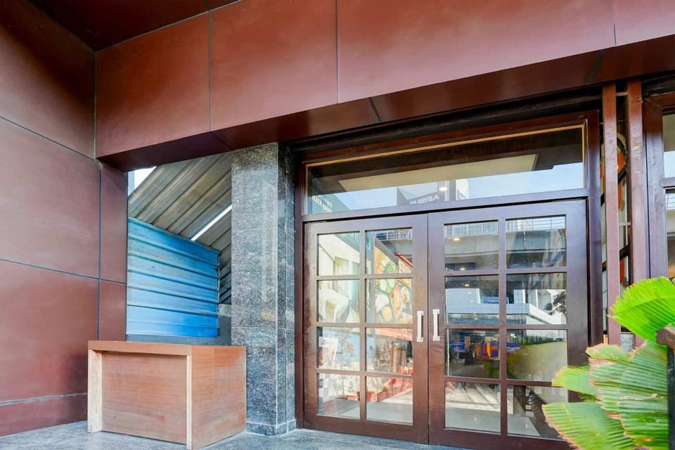 Entrance / Reception