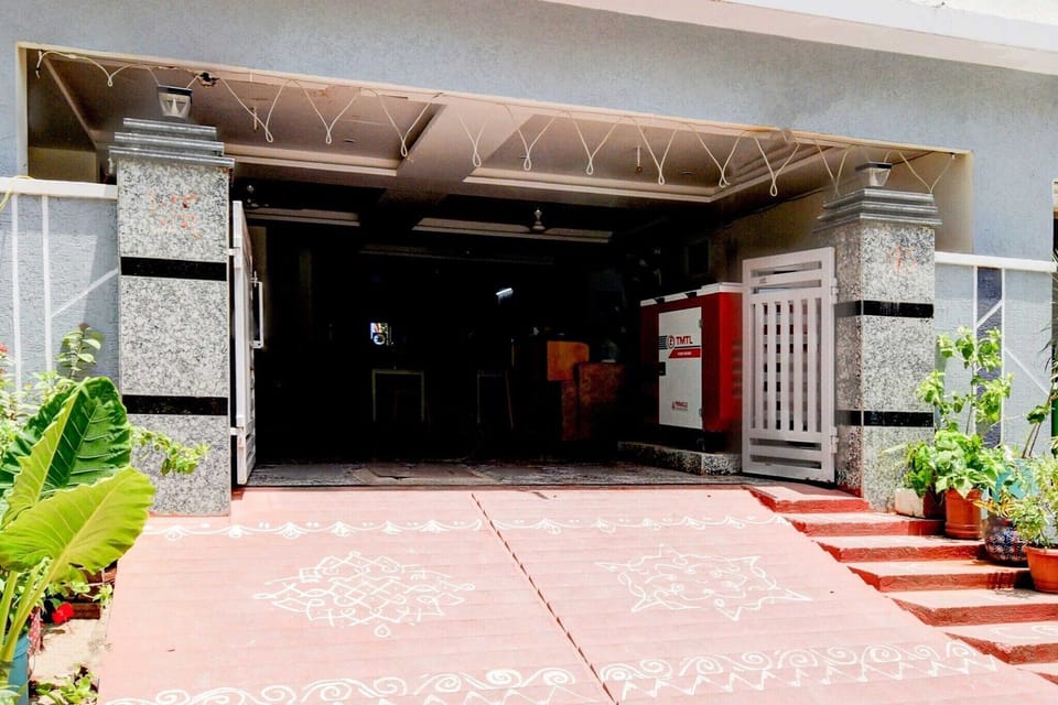Entrance / Reception