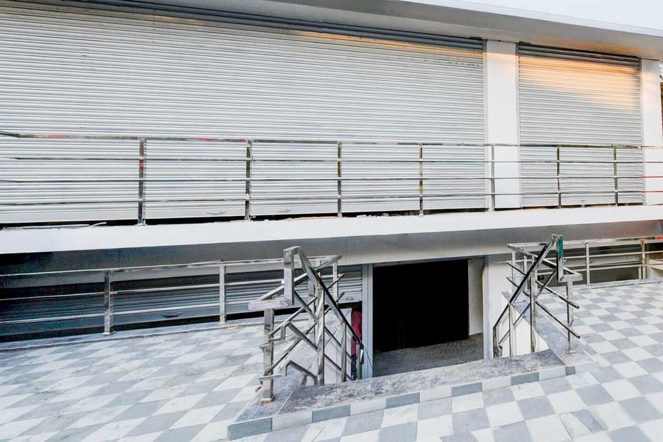Entrance / Reception