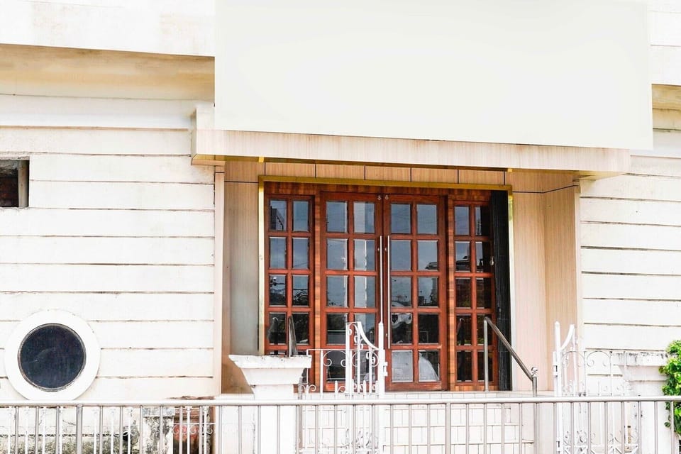 Entrance / Reception