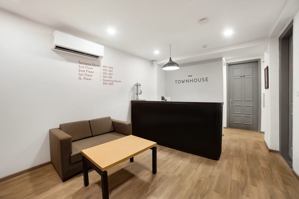 Entrance / Reception