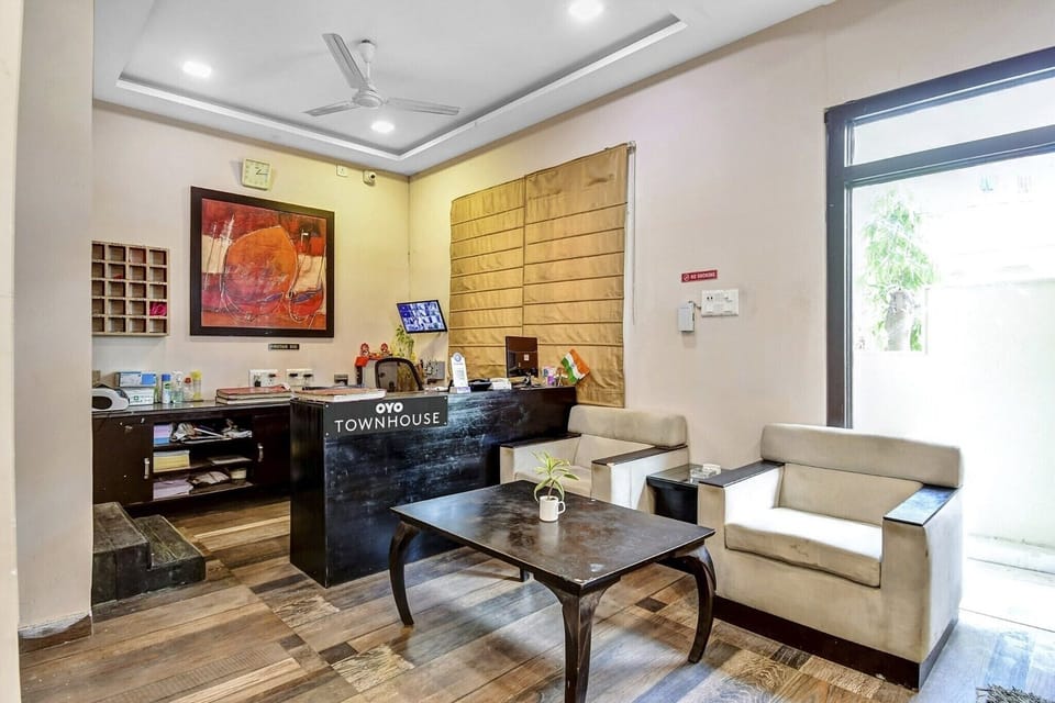 Entrance / Reception
