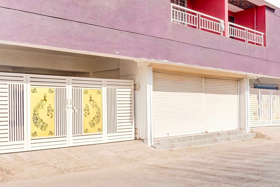 Entrance / Reception