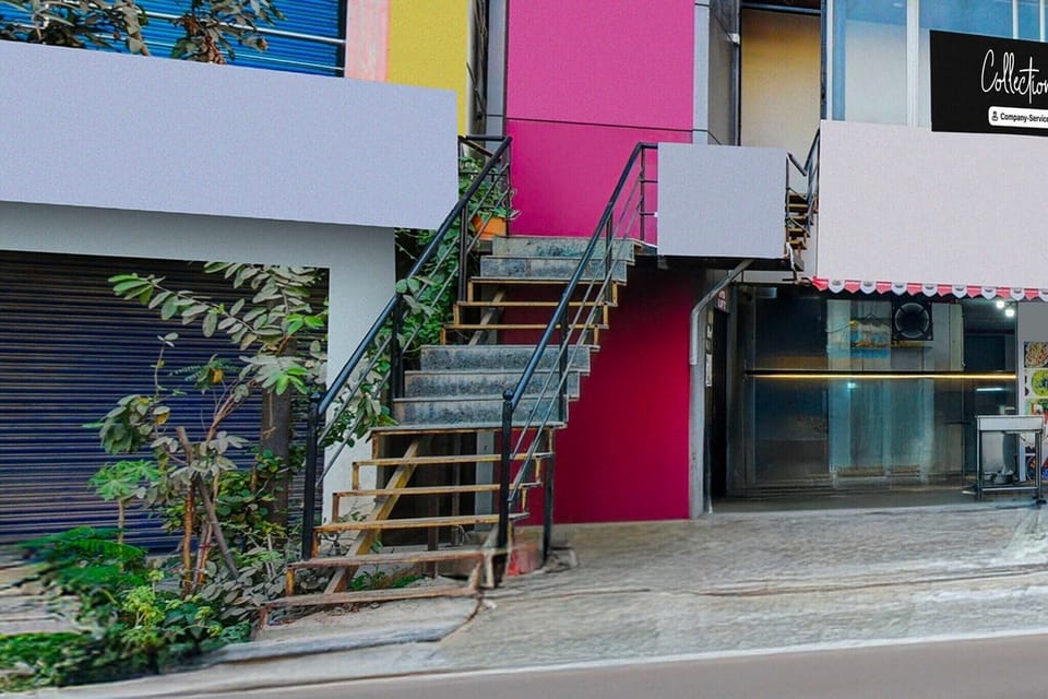 Entrance / Reception