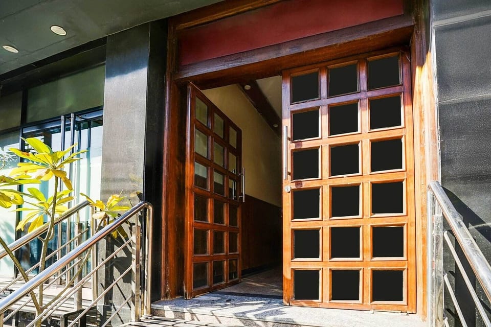 Entrance / Reception