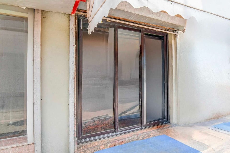 Entrance / Reception