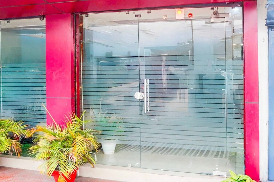 Entrance / Reception