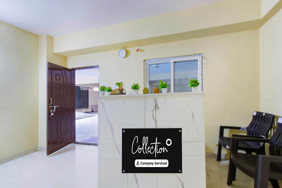 Entrance / Reception
