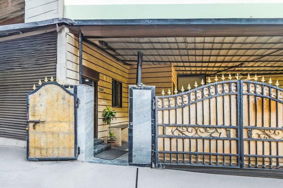 Entrance / Reception