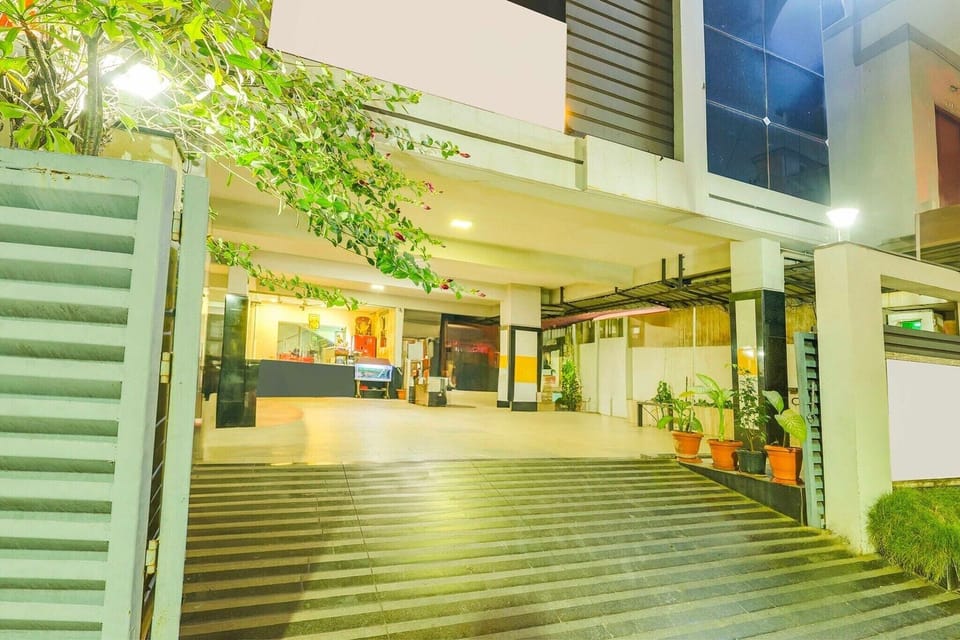 Entrance / Reception