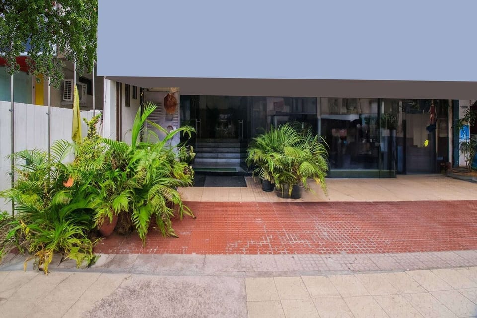 Entrance / Reception