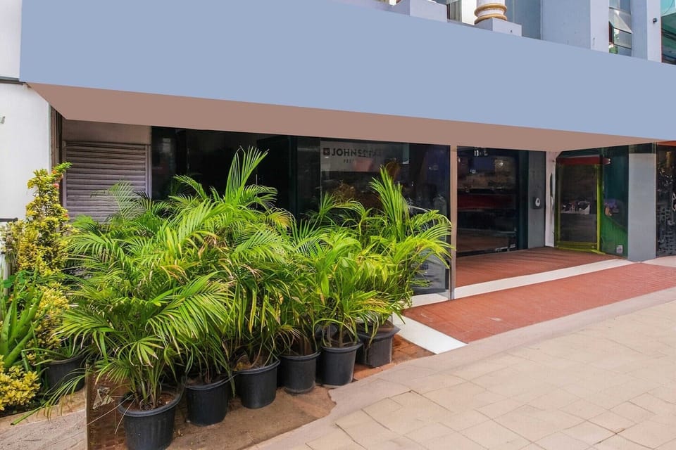 Entrance / Reception