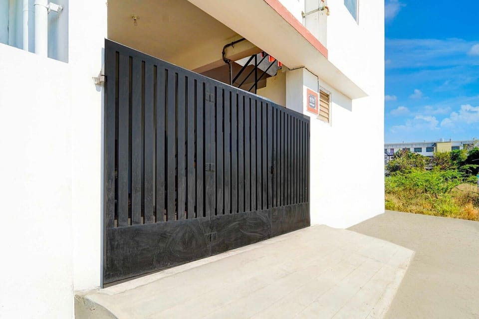Entrance / Reception