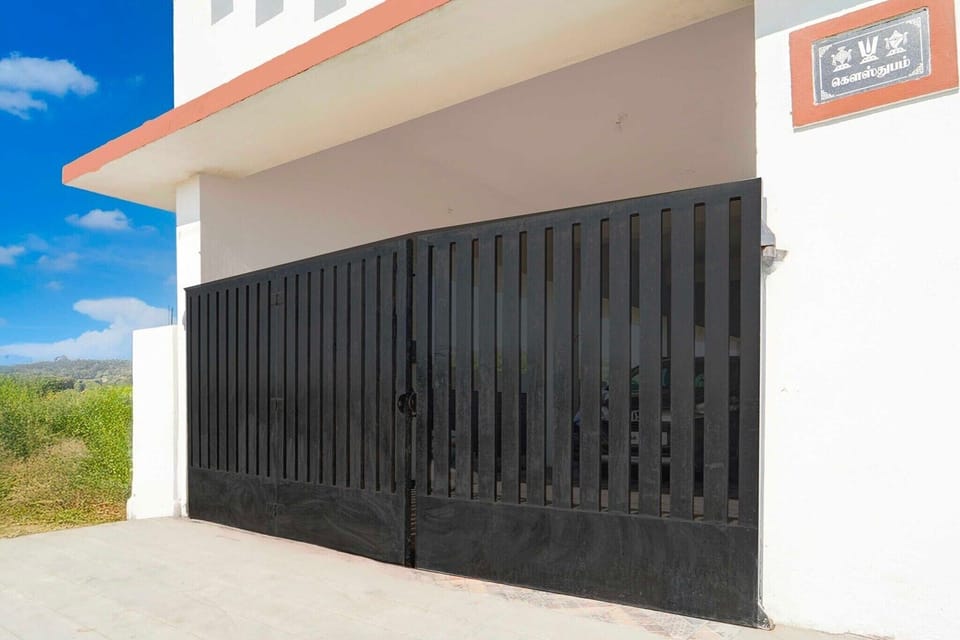 Entrance / Reception