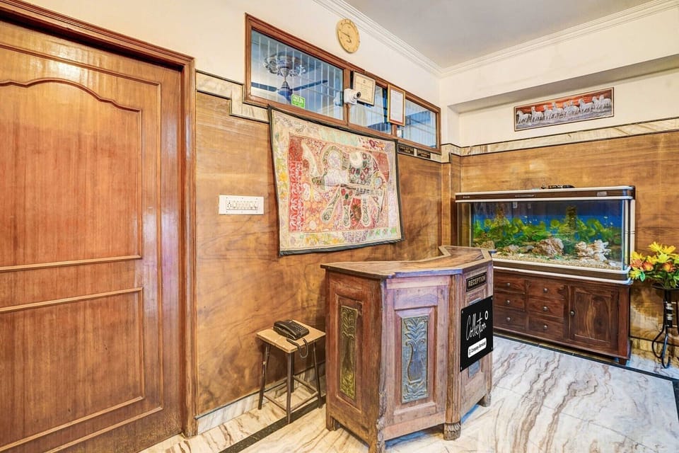 Entrance / Reception