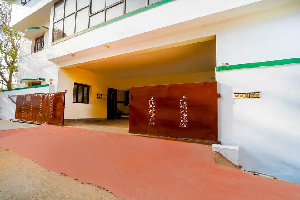 Entrance / Reception