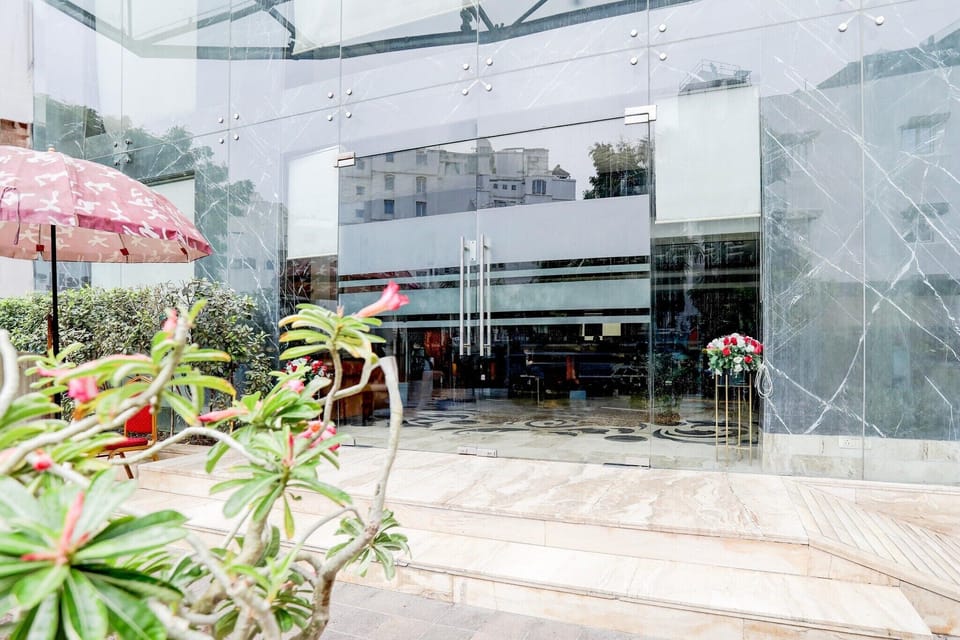Entrance / Reception