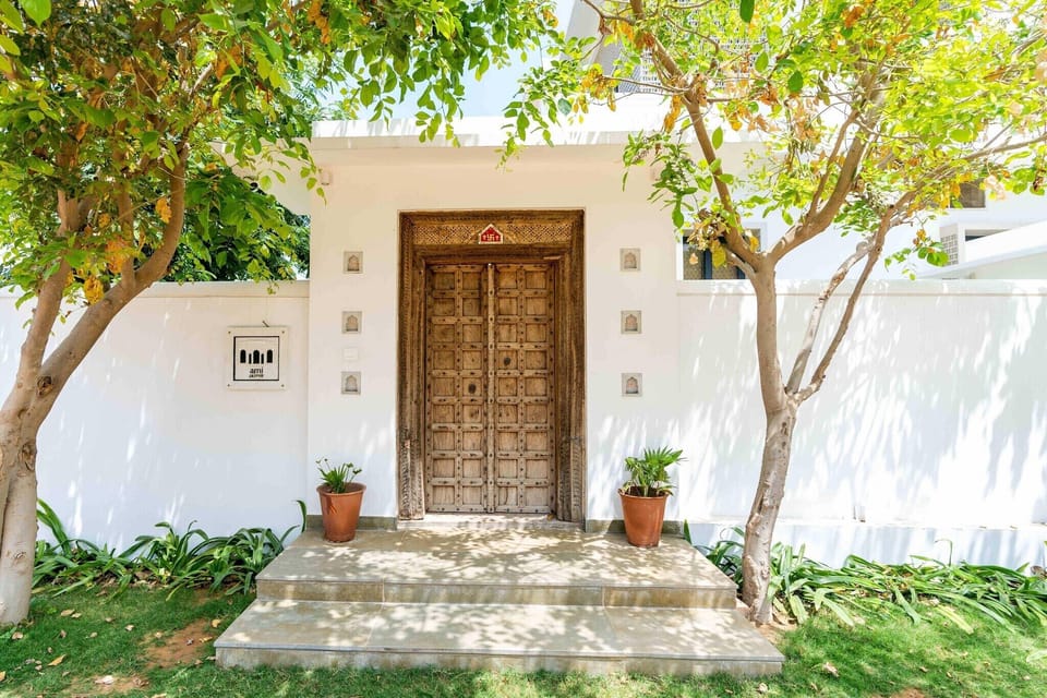 Entrance / Reception