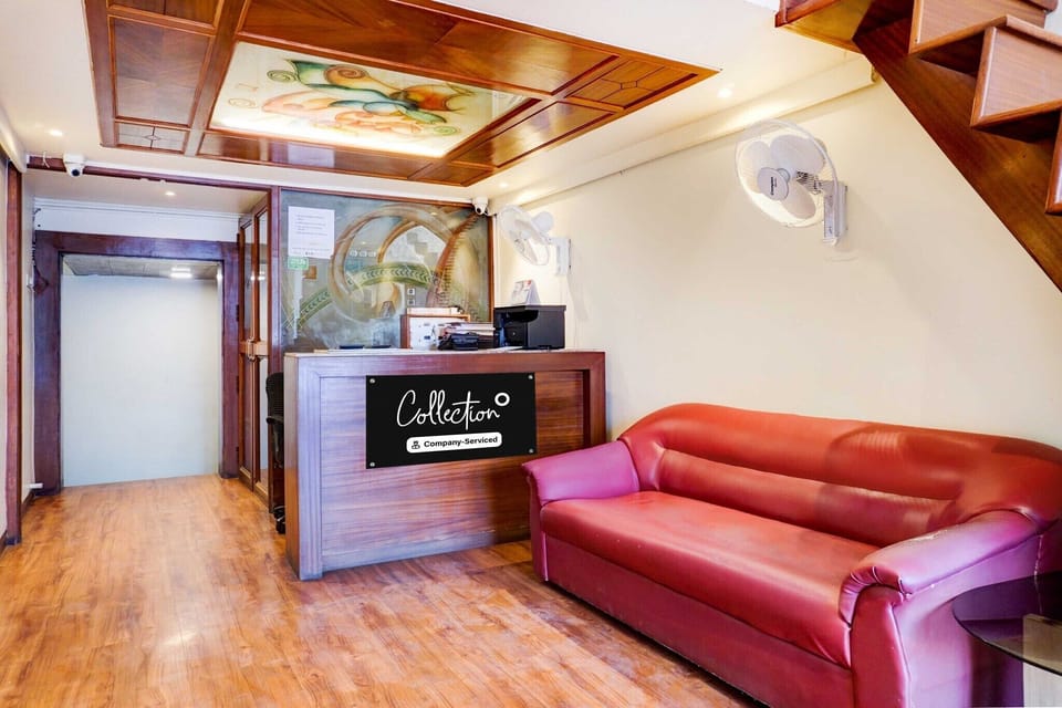 Entrance / Reception