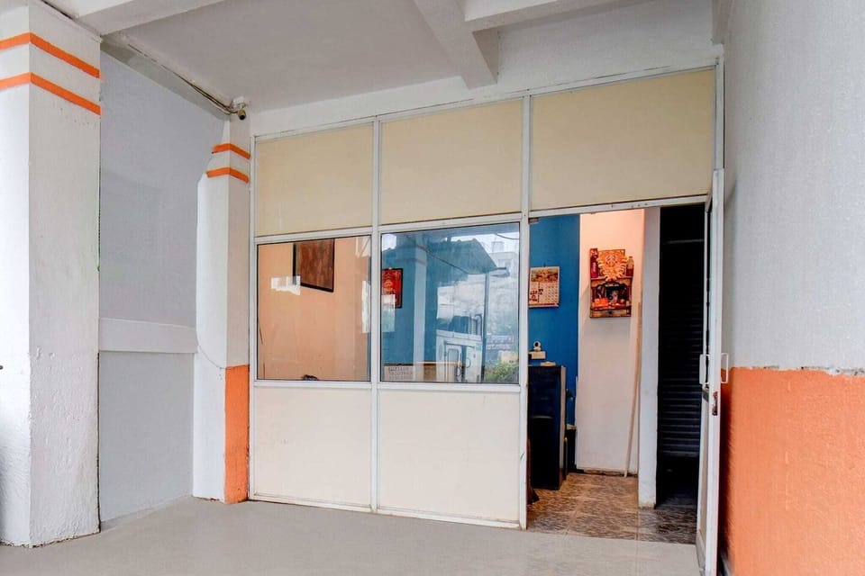 Entrance / Reception