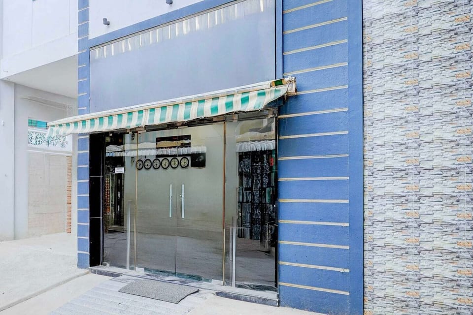 Entrance / Reception