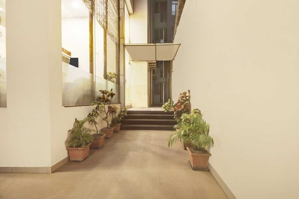 Entrance / Reception