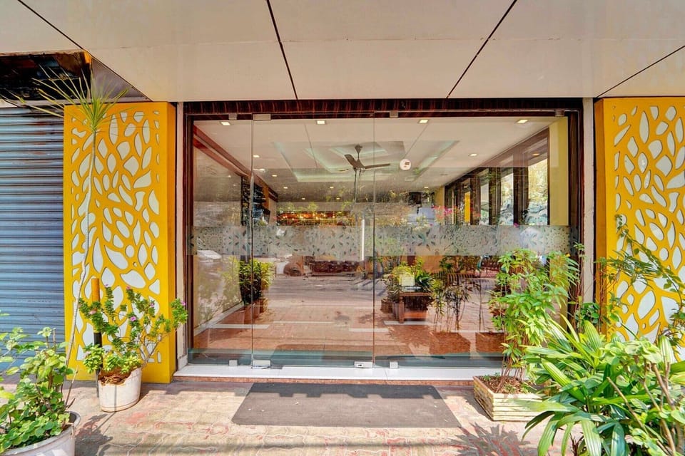 Entrance / Reception