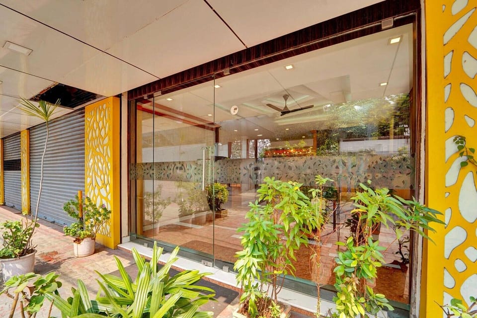 Entrance / Reception