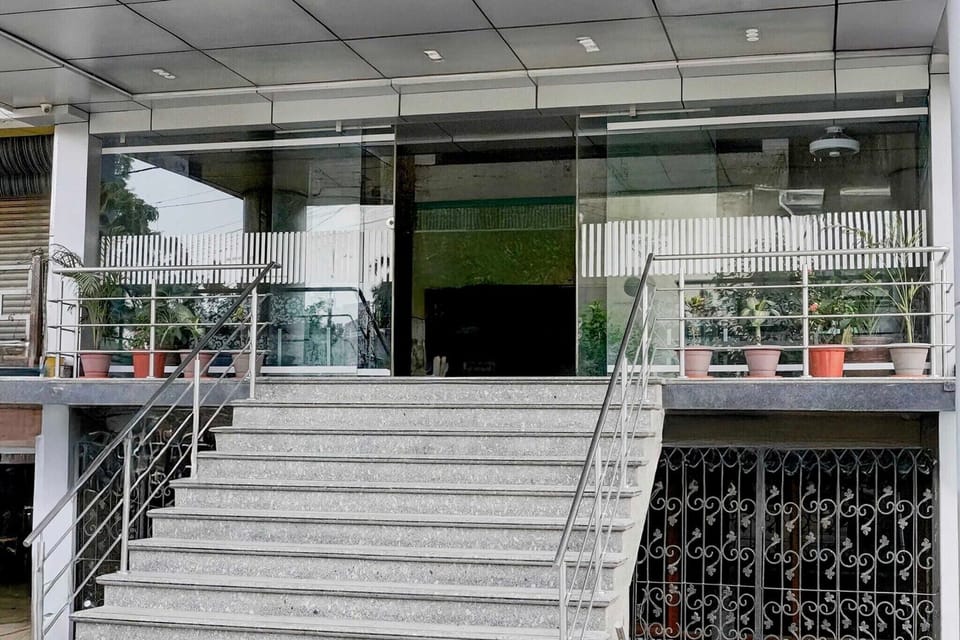 Entrance / Reception