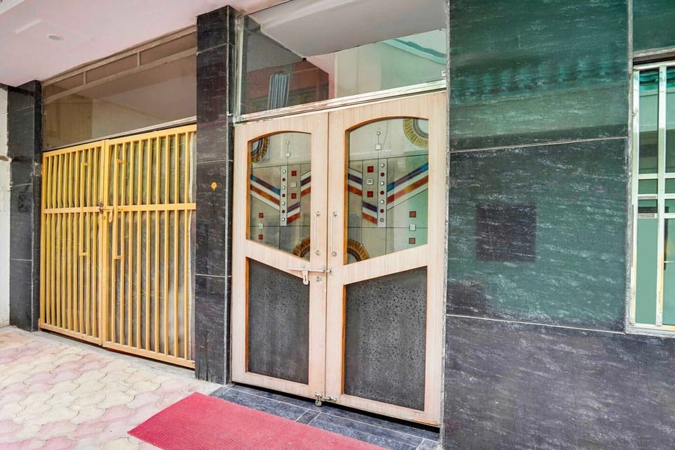 Entrance / Reception