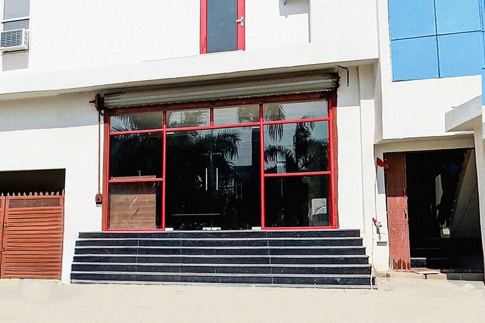 Entrance / Reception