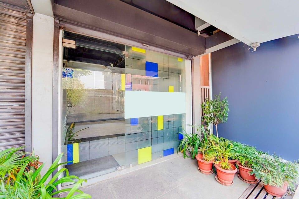 Entrance / Reception