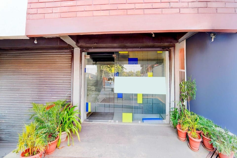 Entrance / Reception