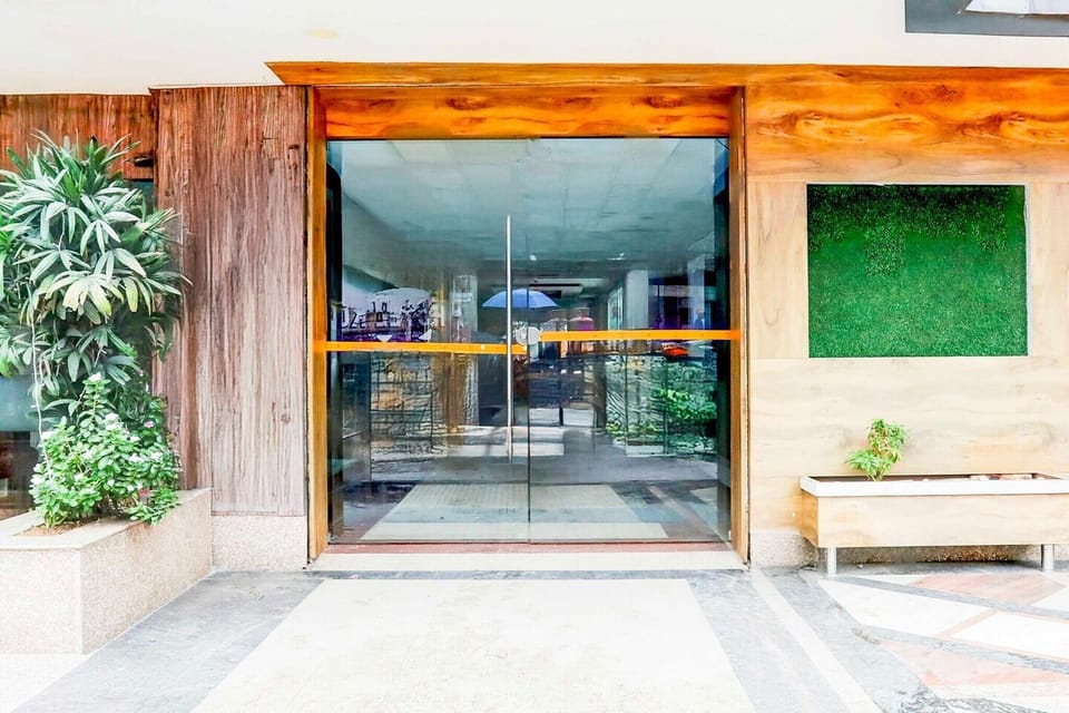 Entrance / Reception
