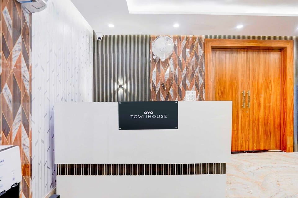 Entrance / Reception