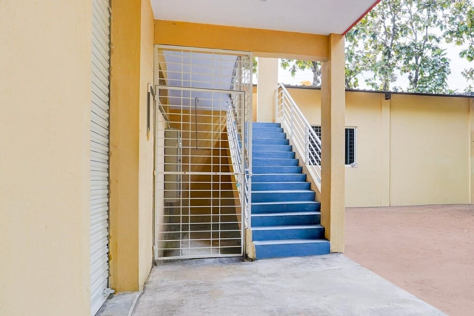 Entrance / Reception