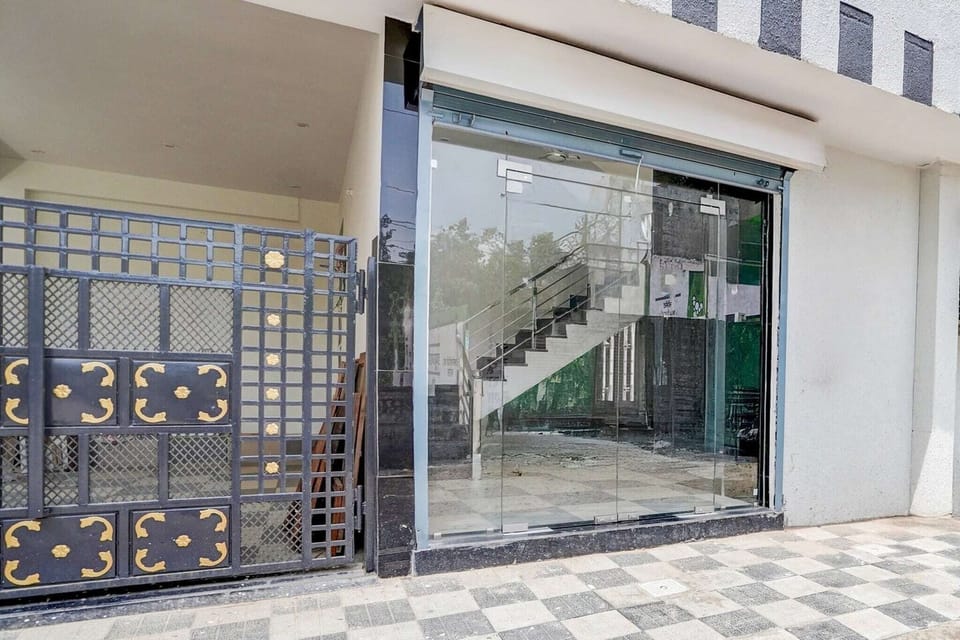 Entrance / Reception