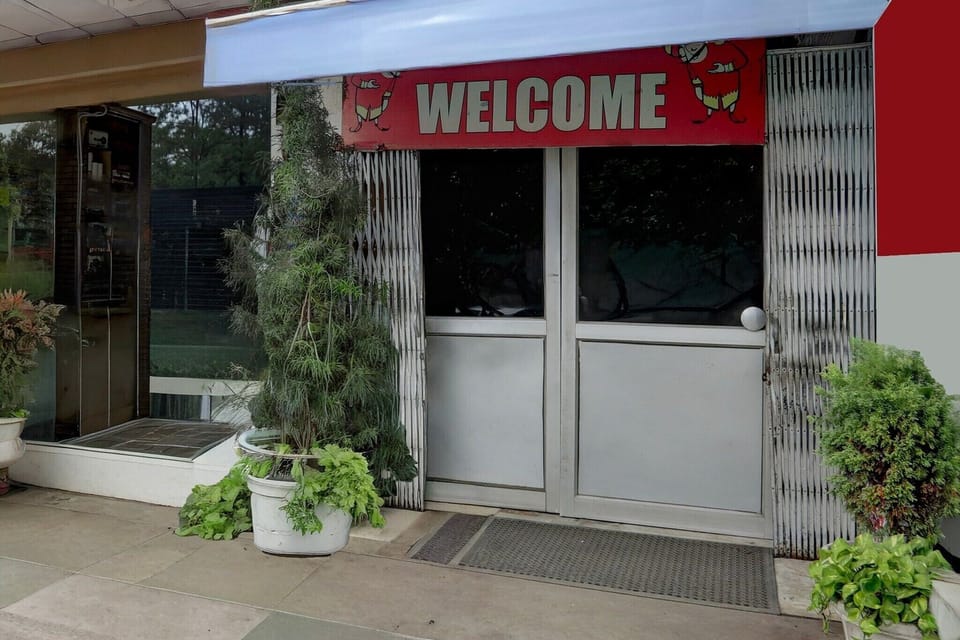 Entrance / Reception