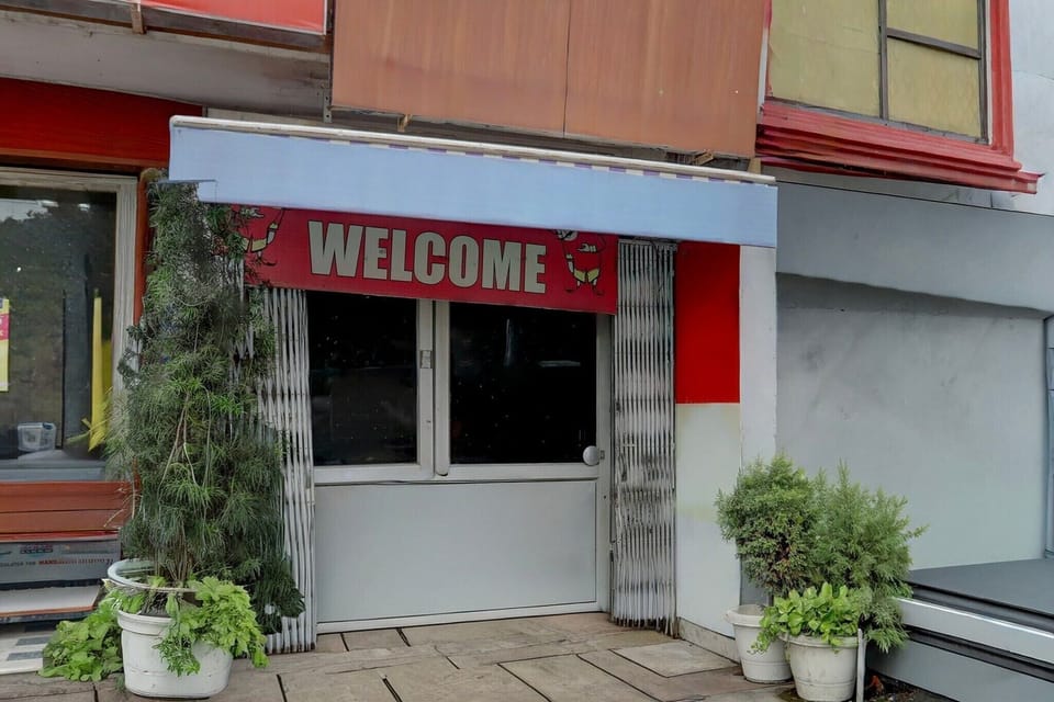 Entrance / Reception