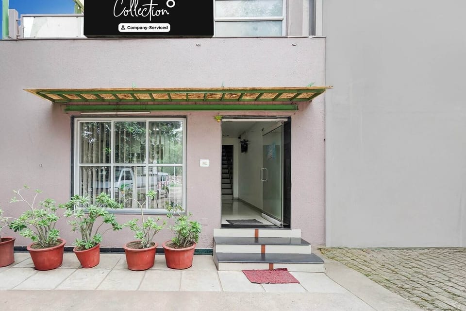 Entrance / Reception