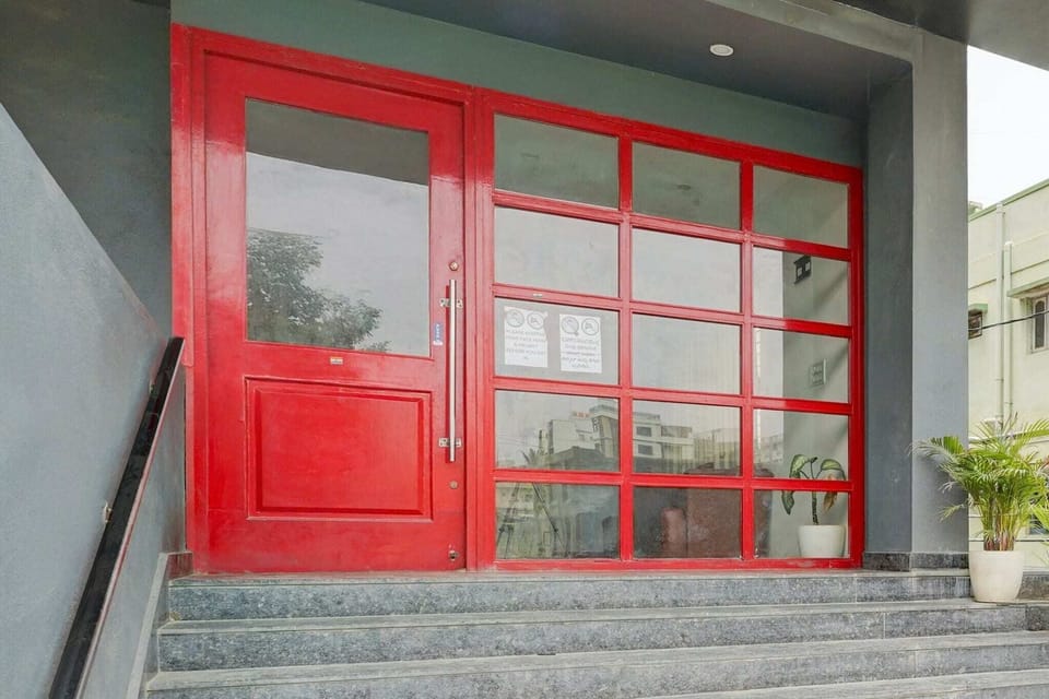 Entrance / Reception