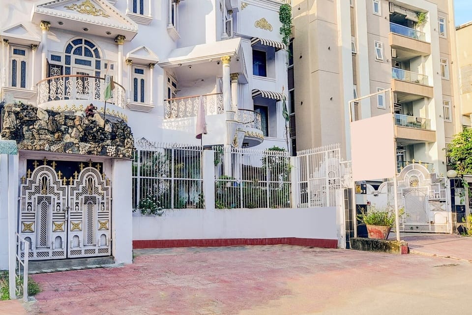 Entrance / Reception