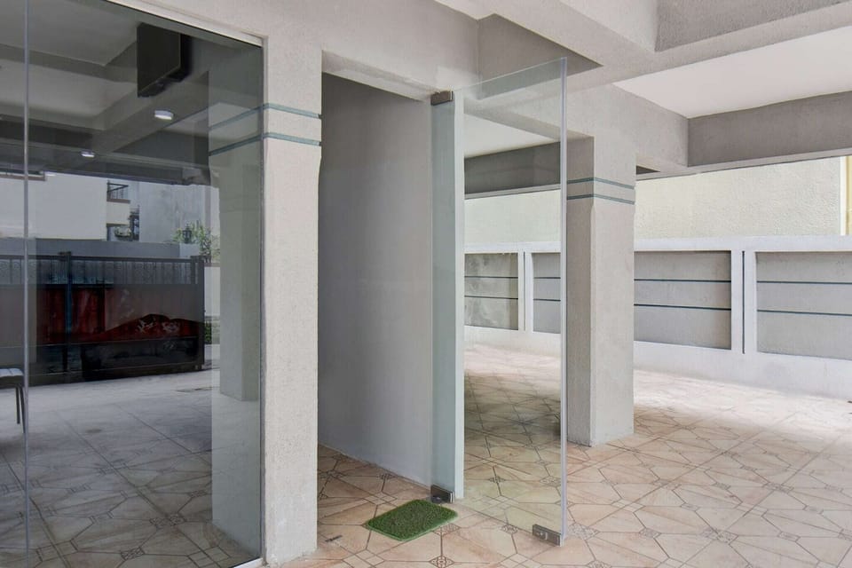 Entrance / Reception