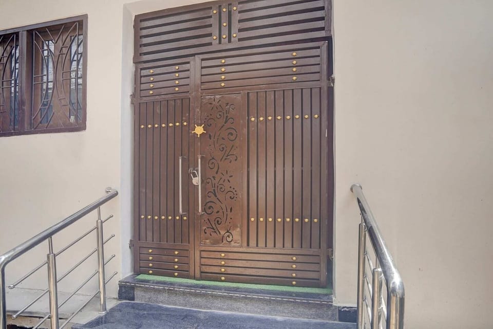 Entrance / Reception