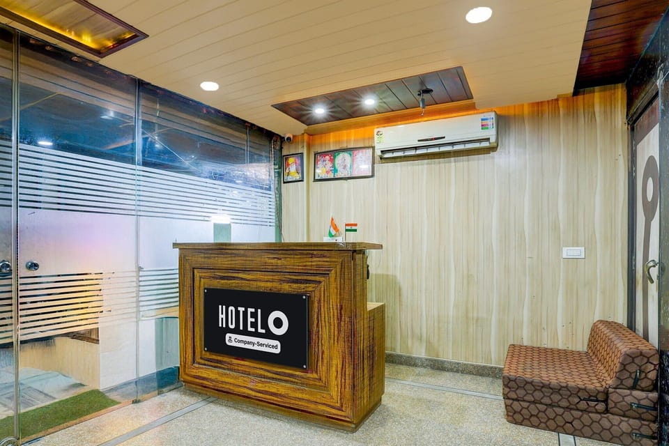 Entrance / Reception