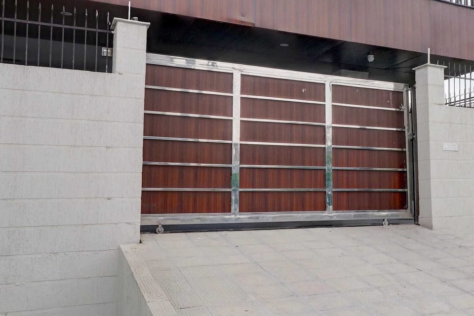 Entrance / Reception