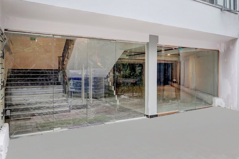Entrance / Reception