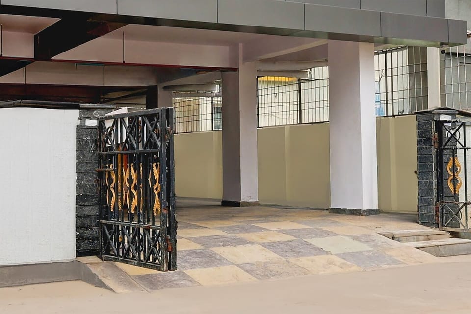 Entrance / Reception
