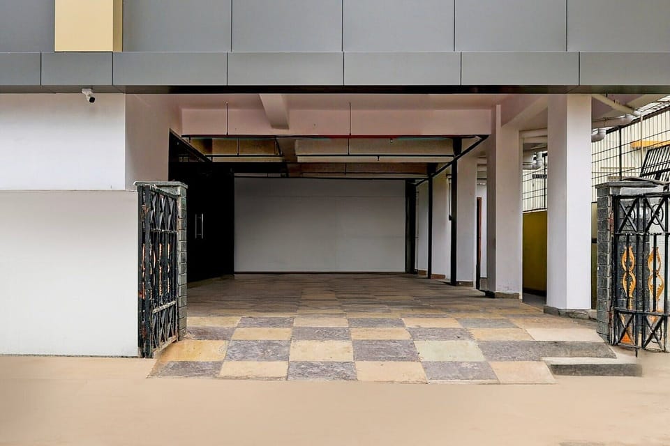 Entrance / Reception
