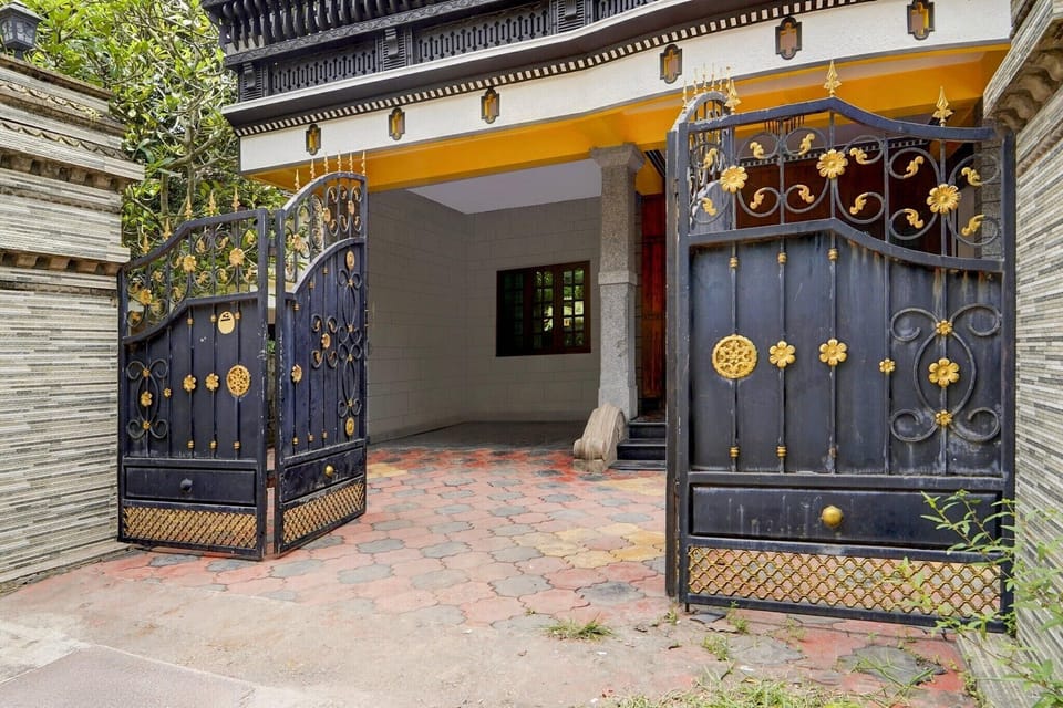 Entrance / Reception